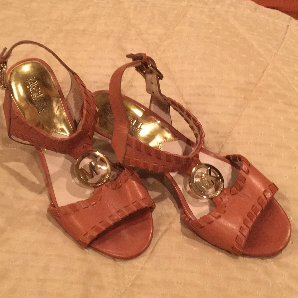 Michael Kors Size 8 open toe 2.5-3” heel